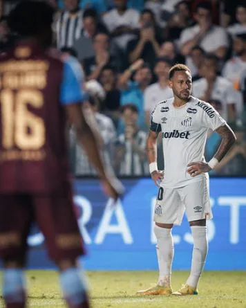 Neymar cobra torcida do Santos após vitória na Sul-Americana