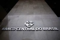 Governo reduz previsão do PIB para 2% em 2026, com pressão dos juros