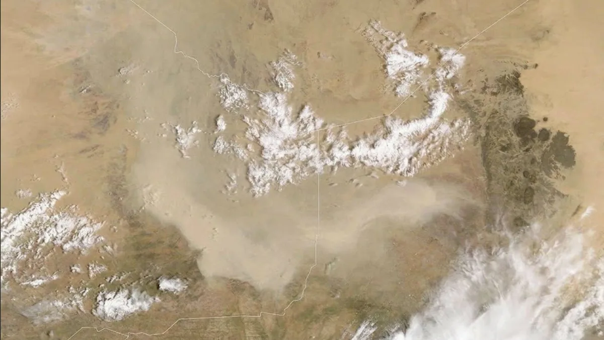 La NASA mira el desierto del Sáhara desde el espacio y capta una enorme masa desplazándose hacia el Atlántico