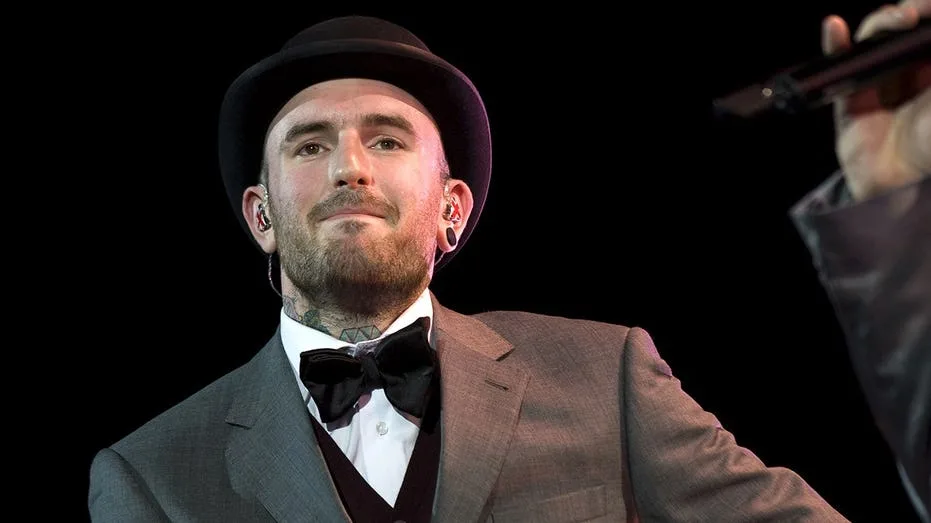 Winner of first-ever version of 'The Voice' found dead at 43
