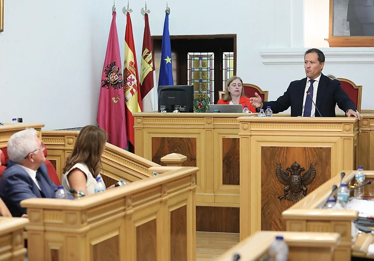 Velázquez carga contra el PSOE: «Están completamente poseídos por el sanchismo»