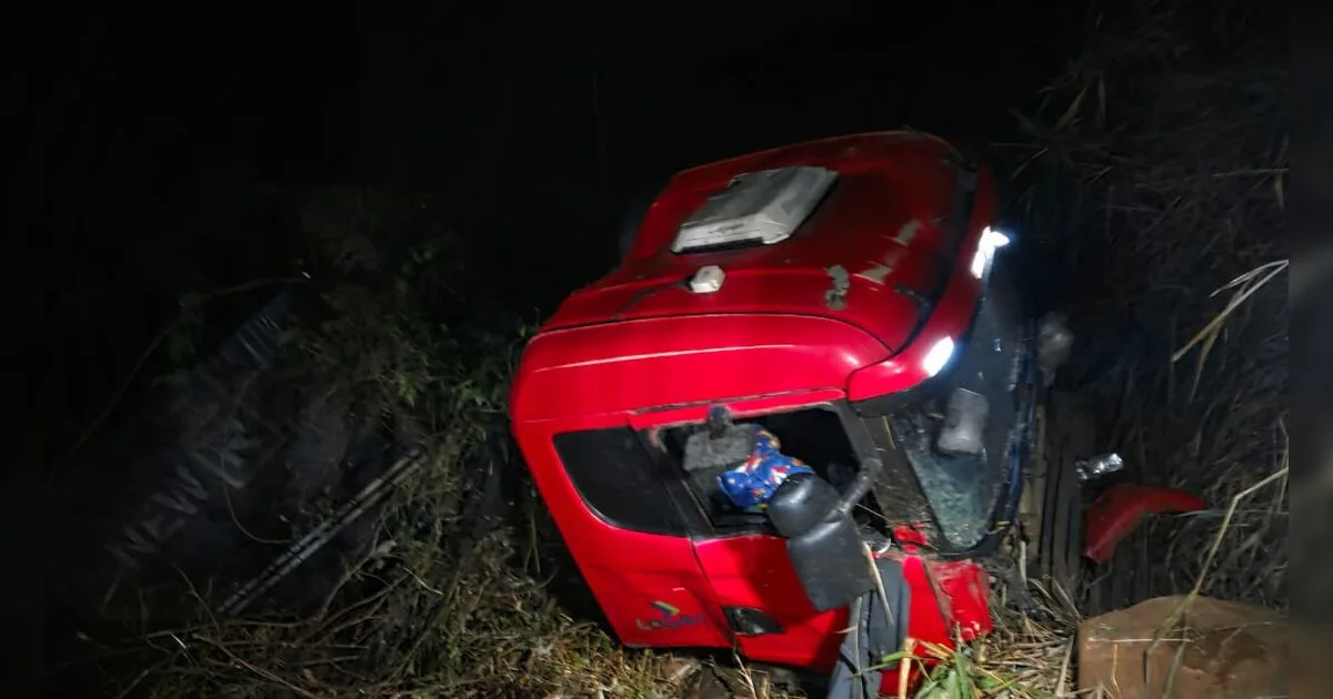 Motorista morre após saída de pista de carreta na PR-444 em Apucarana