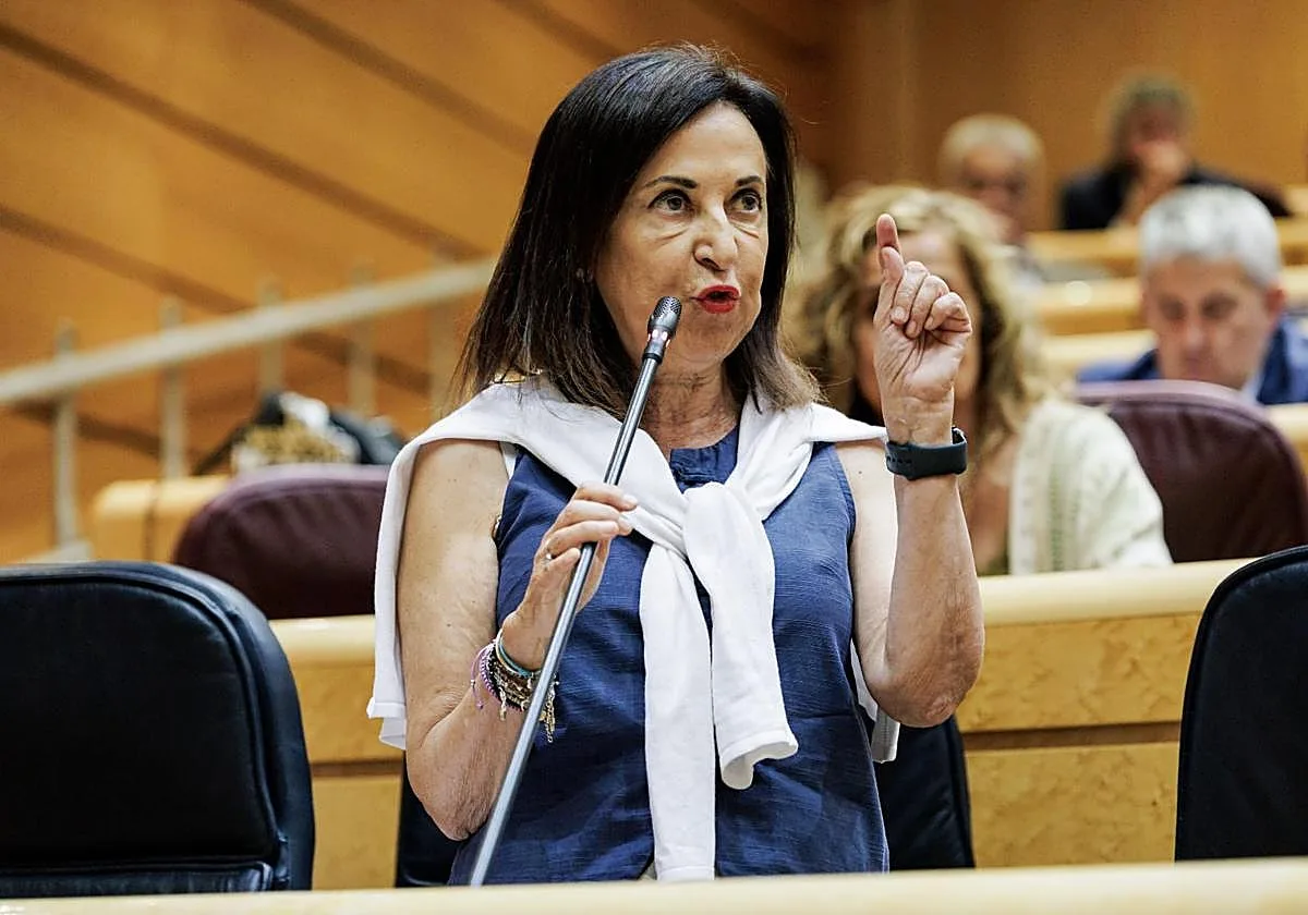 Robles se muestra dispuesta a acudir a la Comisión de Secretos Oficiales con la directora del CNI para hablar de Ceuta