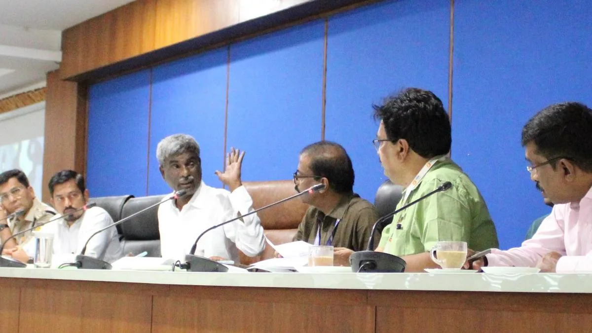 MP asks BSNL to set up mobile towers at 39 sites in Udupi district