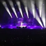 Roberto Carlos volta a Curitiba e faz a primeira de duas noites cantando seus sucessos no Teatro Positivo
