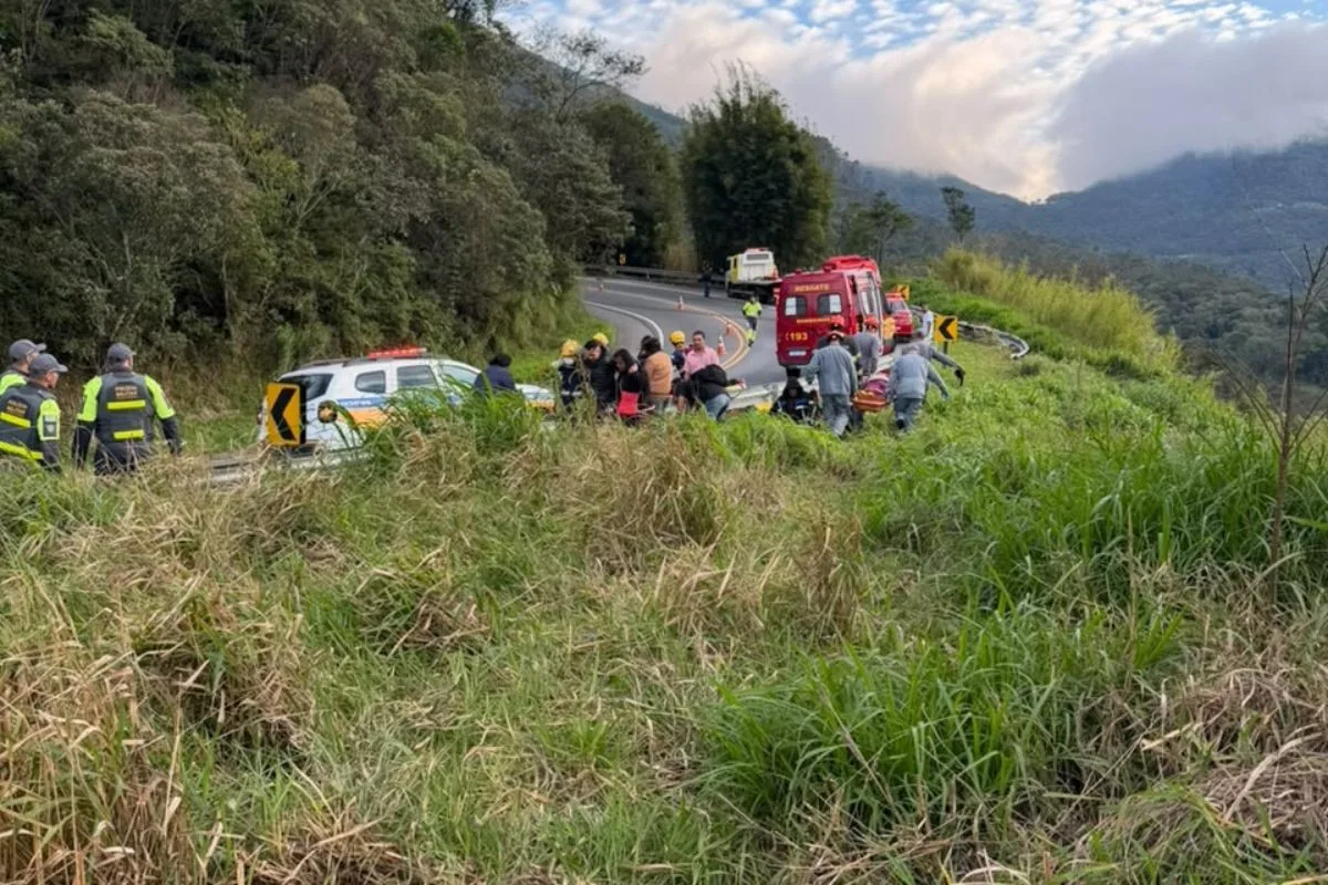 Acidente com ônibus de romeiros deixou mais de 40 feridos no interior de SP