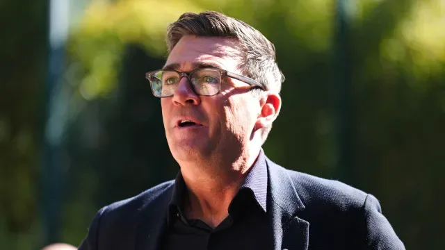 Burnham com plano para garantir teto a todos os sem-abrigo até ao Natal