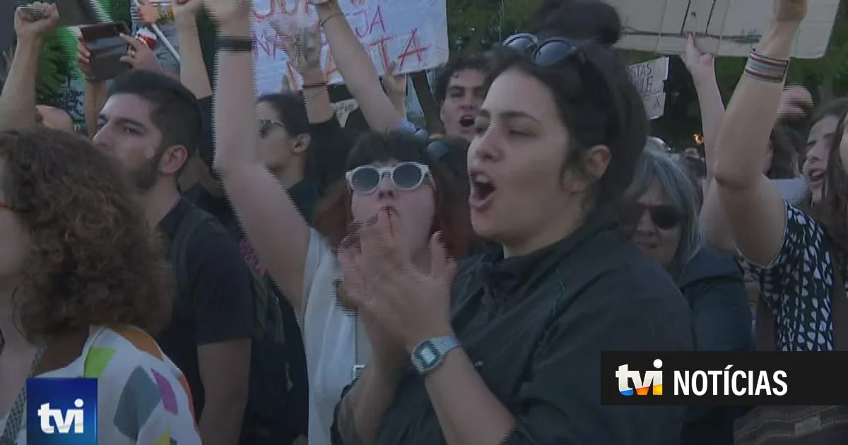Manifestantes montam tendas em Lisboa para protestar o aumento do custo de vida