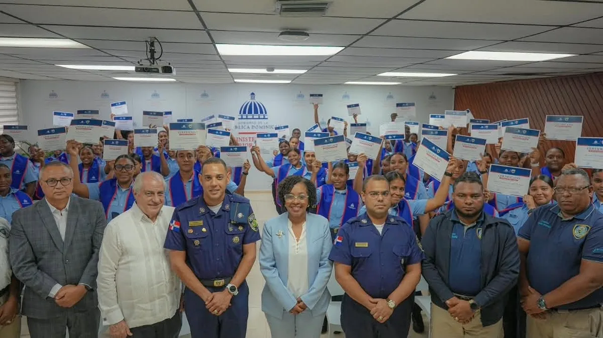 60 jóvenes mediarán conflictos en sus barrios dominicanos como medida de prevención de violencia nacional