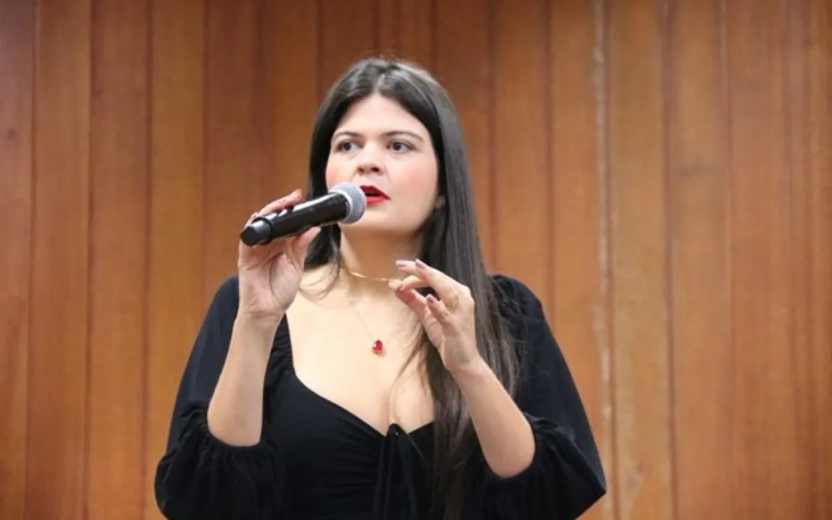 Aava Santiago: entenda caso de vereadora que recebeu mais de 120 mil votos para deputada, não foi eleita e pode perder mandato na Câmara por mudança de partido