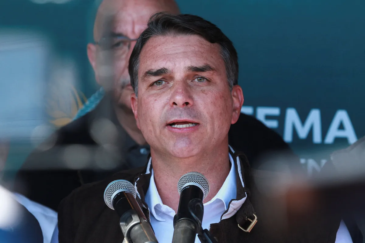Flávio Bolsonaro prometió sumar a Brasil al Escudo de las Américas si gana las elecciones presidenciales