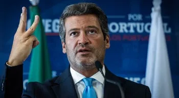 Moção de censura. Chega só decide depois de falar com Seguro