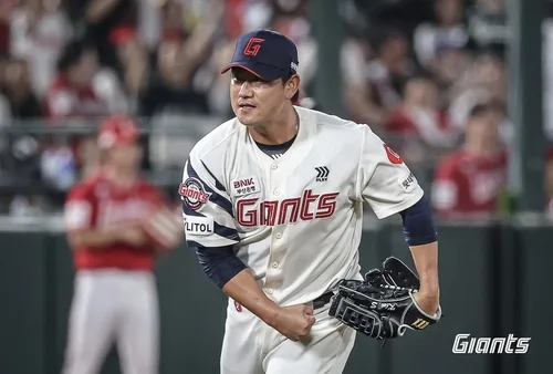'단일시즌 KBO 최다 40홀드' 롯데 김태혁 은퇴…29일 은퇴식