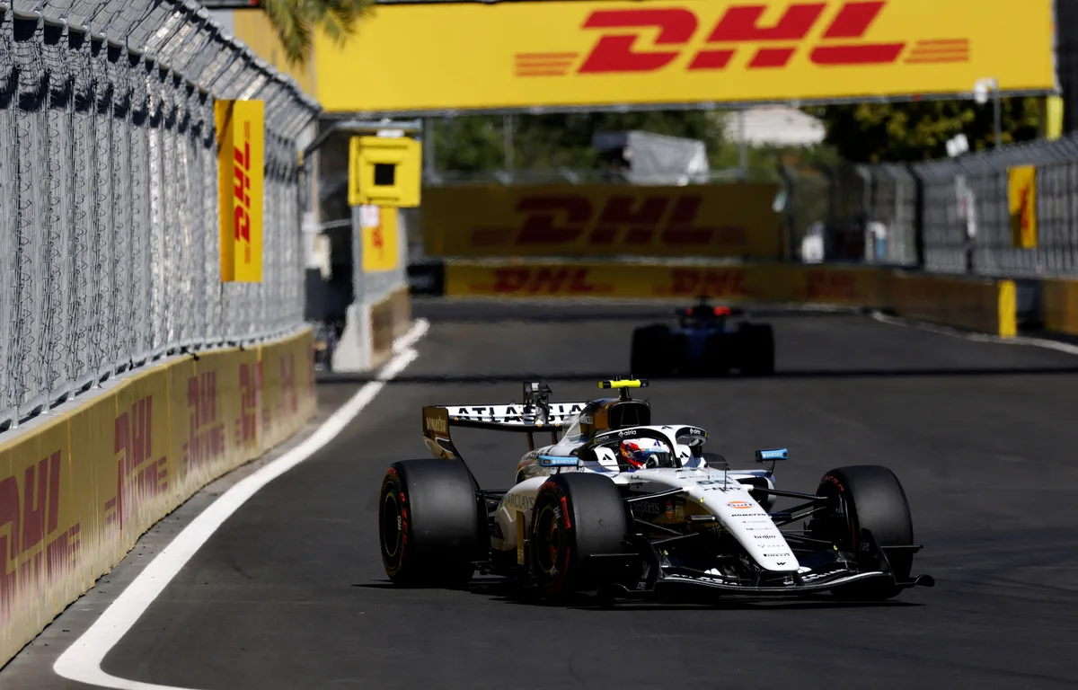 El GP de España de F1 en Madrid no tiene piedad con Carlos Sainz: sanciones, choque con Alonso y abandono