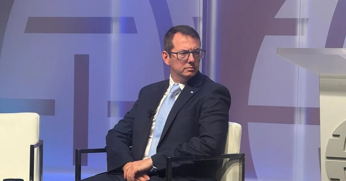 Del secretario de Finanzas a los industriales: "Se habla de Paraguay que es más barato pero también hay que pensar si queremos los servicios públicos que ofrece Paraguay"