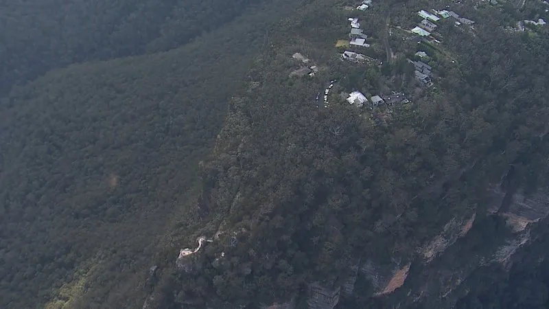 Woman flown to hospital after Blue Mountains cliff fall