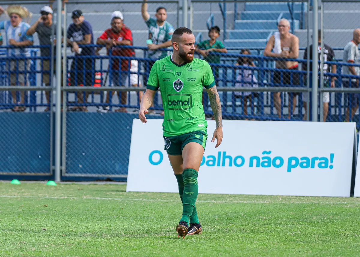 Campinense anuncia acerto com atacante Klenisson e define data para início da pré-temporada
