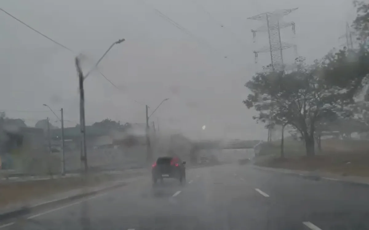 Após semanas de calor intenso, Manaus registra chuva neste sábado (22); 'Não aguentava mais tanto calor', comemora manauara