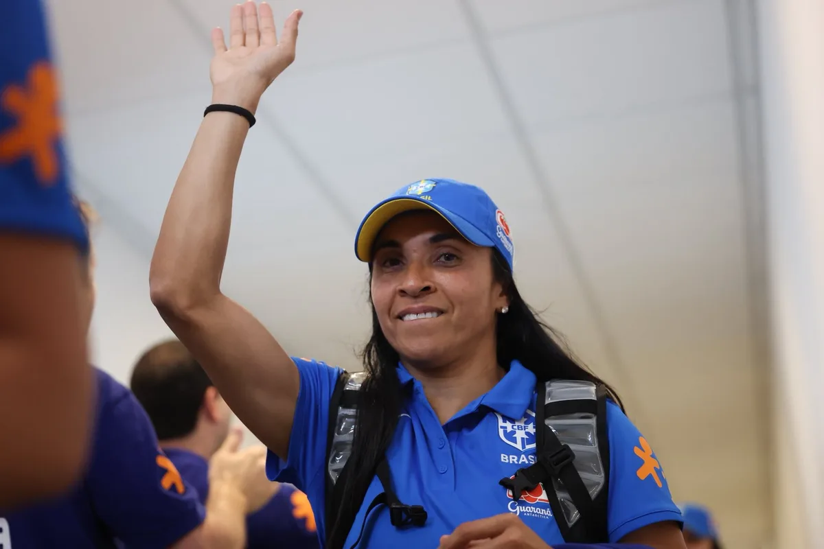 Arthur Elias fala em plano especial para Marta: "A quero mais leve e desfrutando"