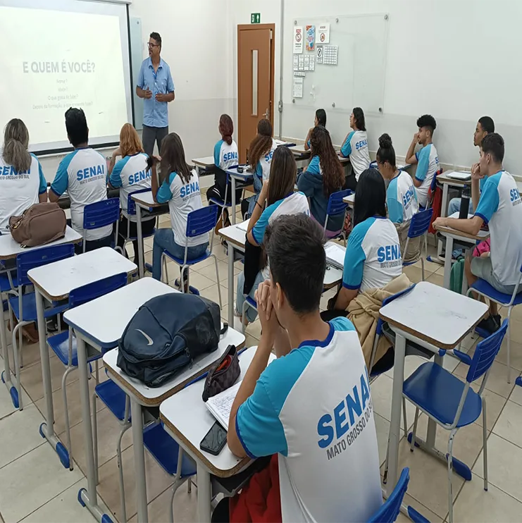 Senai oferece cursos técnicos de graça e bolsa de R$ 300; inscreva-se