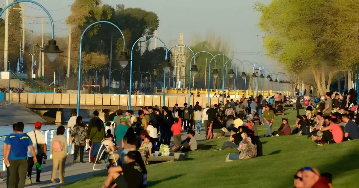 Espectáculos, desfile, sorteos y más: la agenda completa por el 147° aniversario de Roca, ¿hay asueto?