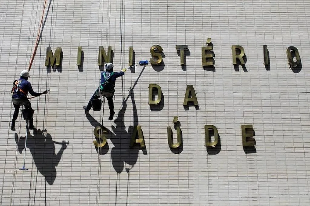 Investigação sobre Lulinha aponta três tentativas frustradas de fechar contrato no Ministério da Saúde