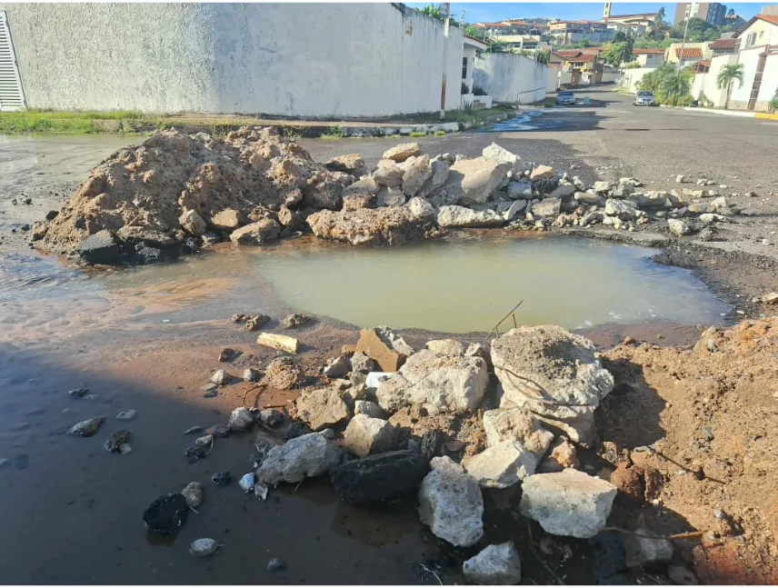 Vecinos de Villa Granada esperan a Hidrobolívar para reparar socavación