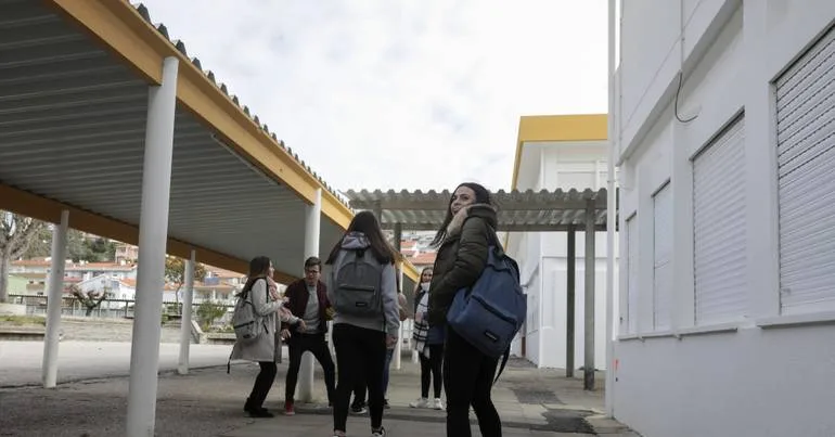Escola em Porto de Mós requalificada