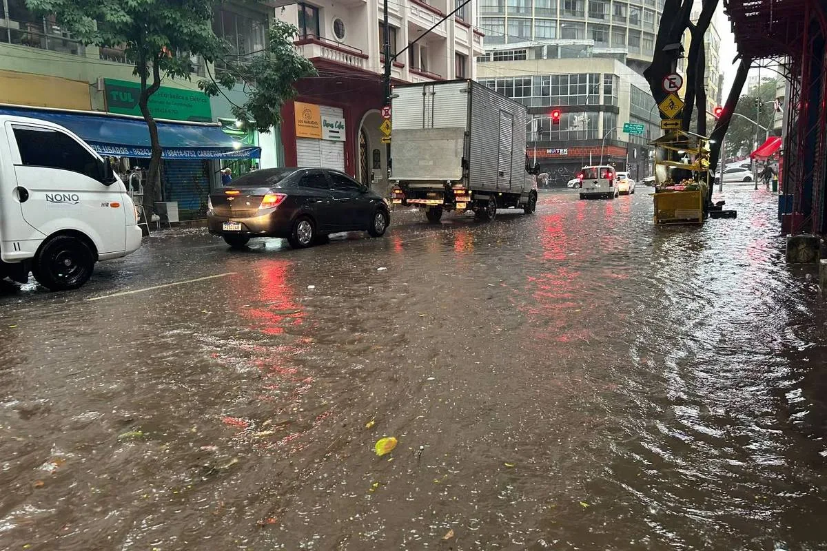 São Paulo pode ter chuva forte nesta sexta (16); temperatura deve cair no fim de semana