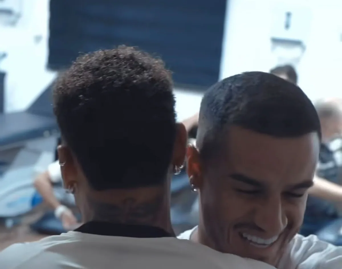 Coutinho faz testes finais no Santos e ganha boas-vindas de Neymar