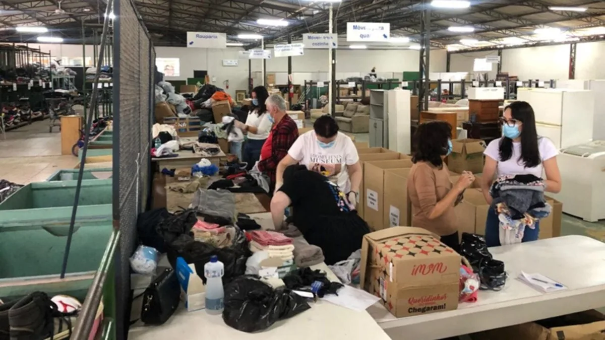 Campanha do Agasalho de Curitiba atinge marca de 300 mil peças