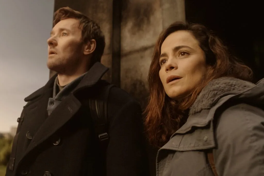 ELOGIADA série sci-fi com Joel Edgerton e Alice Braga retorna esta semana com novos episódios!