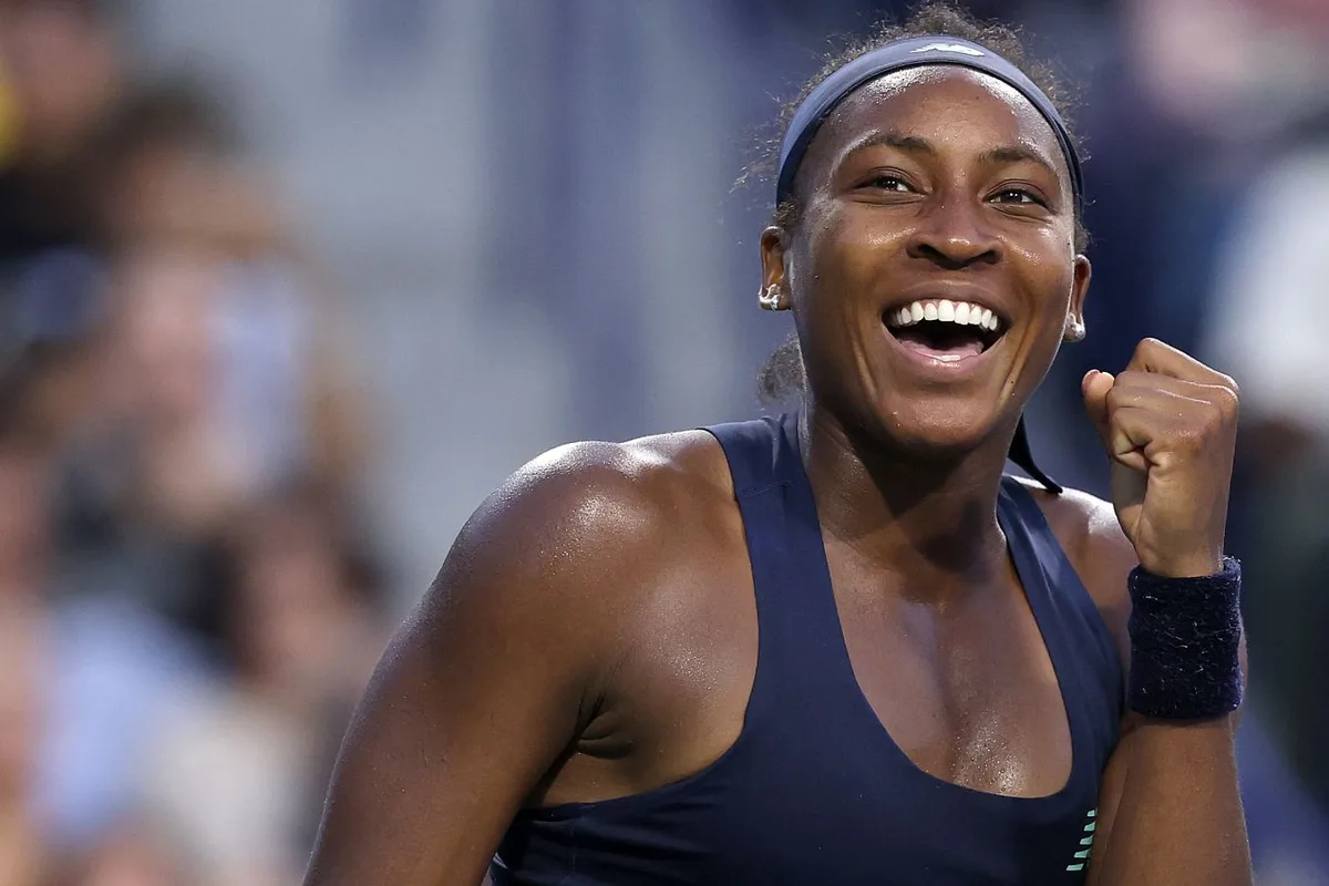 Фото: Кори Гауфф получила трофей за победу на турнире WTA-1000 в Цинциннати