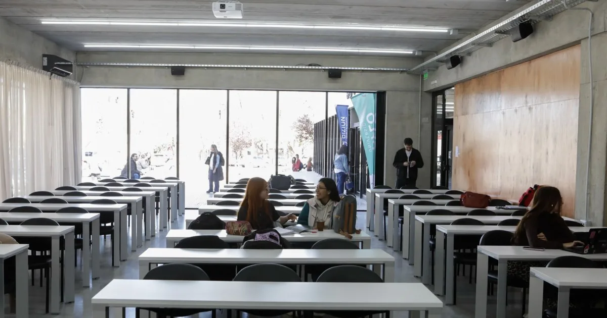 La esquina que cambió el centro de Neuquén: qué hay detrás del nuevo edificio de UFLO Universidad