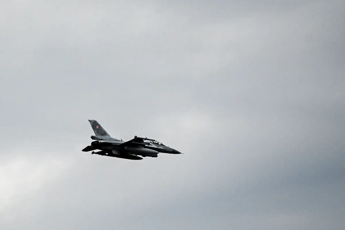 Rússia mata cinco num ataque a minibus e Polónia reforça vigilância aérea