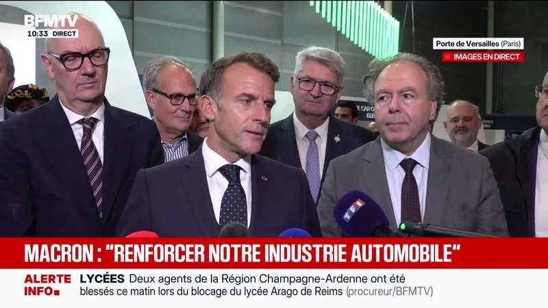 Ukraine: Emmanuel Macron affirme qu'il ne faut pas "céder" à la "menace russe"