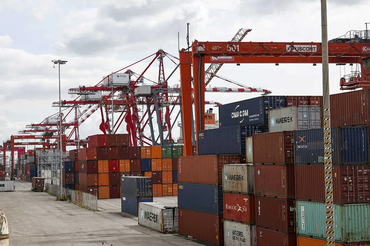 Excedente comercial da zona euro dispara 32,7% para 14,2 mil milhões de euros em julho