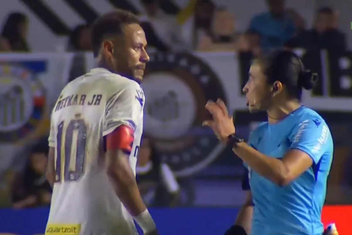 Neymar troca farpas com dublador em dia de derrota do Santos