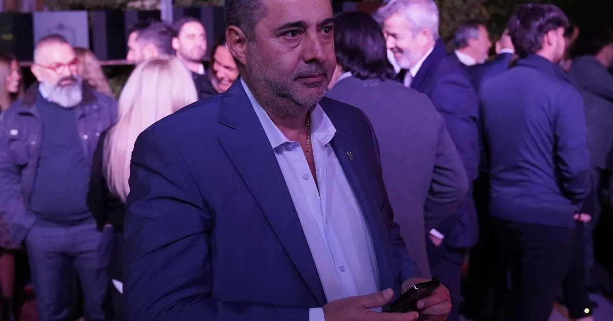 La interna política de Boca se recalienta: Angelici asoma para apoyar a su candidato y Riquelme apela al boca a boca de los socios