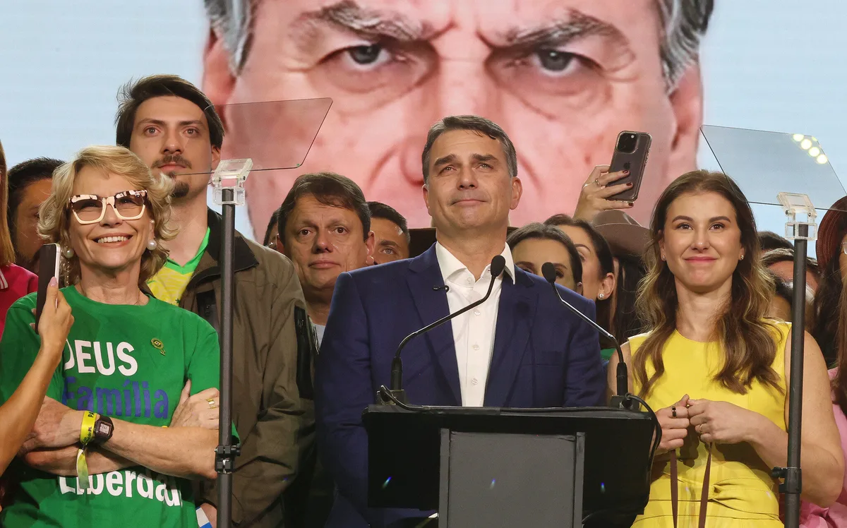 Vídeo de IA de Bolsonaro não é deepfake, diz Flávio ao TSE