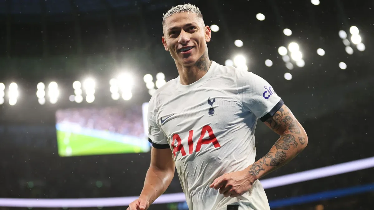 Tottenham rejeita empréstimo ao Vasco e só aceita vender Richarlison por 20 milhões de euros