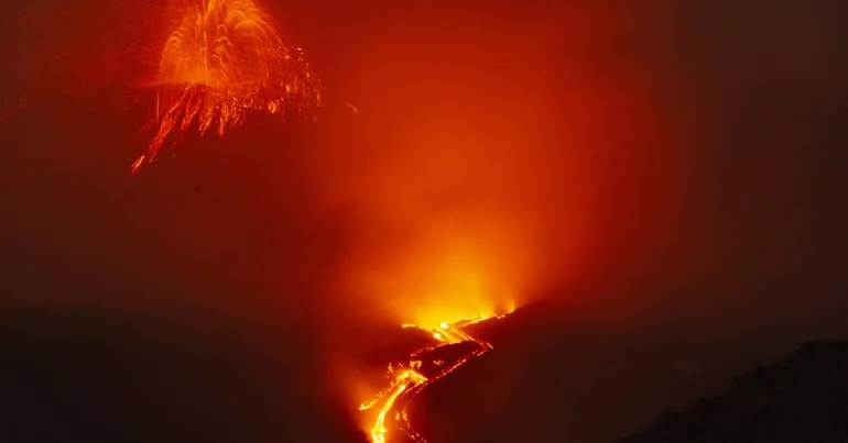 Turista americano morre atingido por raio no Etna