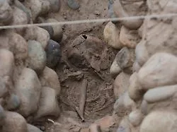 1400 Jahre alter Fund in Peru: Forscher graben mögliches Menschenopfer aus