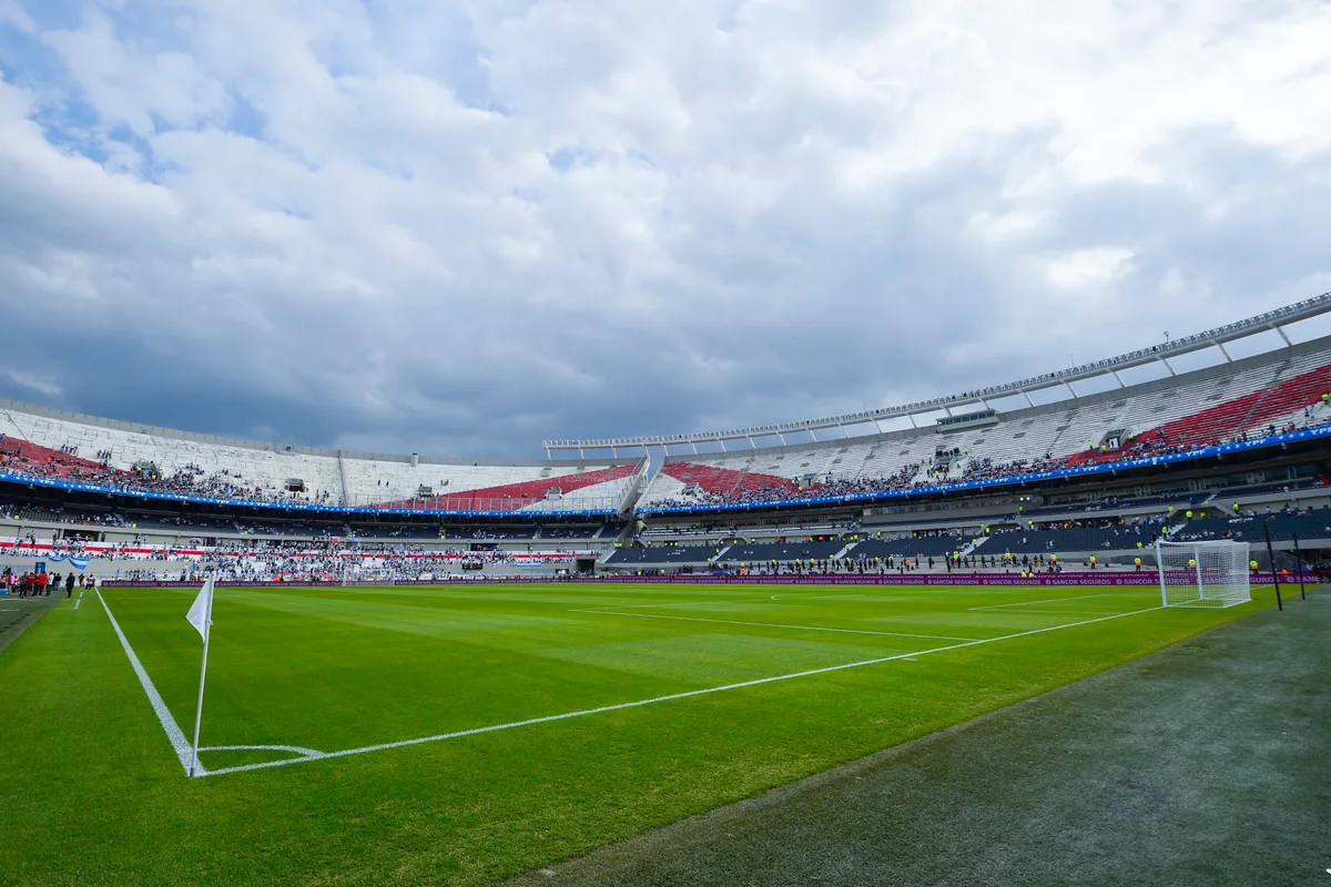 River Plate x Santa Fe na Sul-Americana: onde assistir, horário e escalações