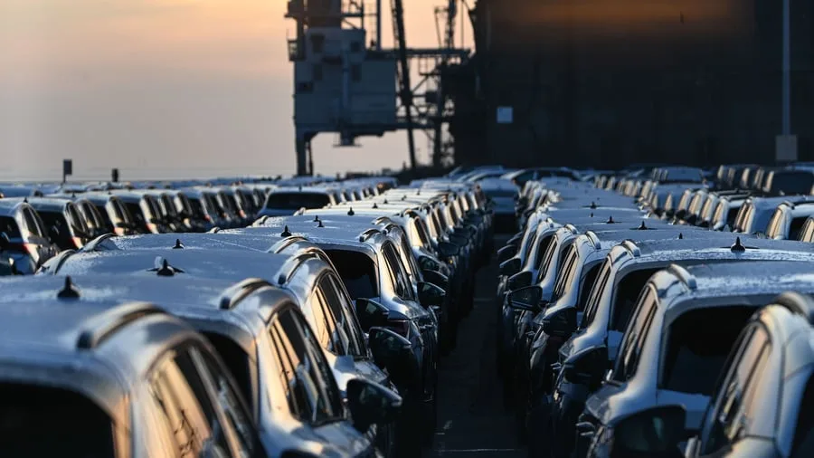 Autobranche: Deutsche Autoexporte sinken – Importe aus China steigen