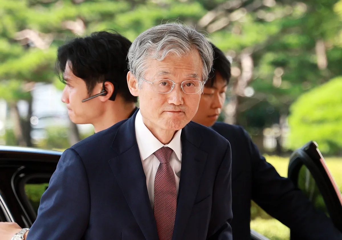 조희대, 대법관 ‘서면 제청’... 대통령과 면담 관례 깼다