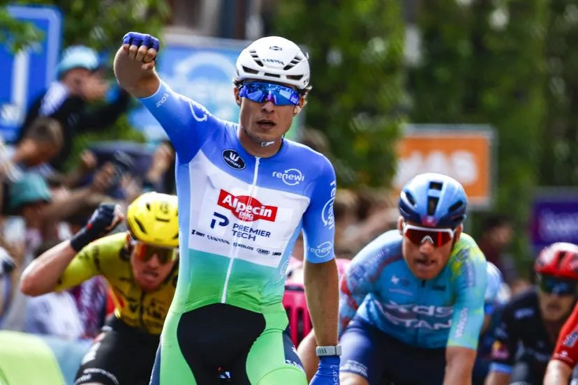 Un triplé et la victoire finale : Jasper Philipsen fait coup double sur la dernière étape du Renewi Tour