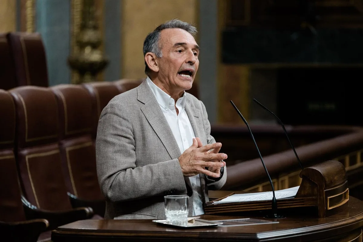 Sumar achaca a Vivas "clara responsabilidad" en la violencia en Ceuta, coincidente con la "inaceptable" visita de Aznar