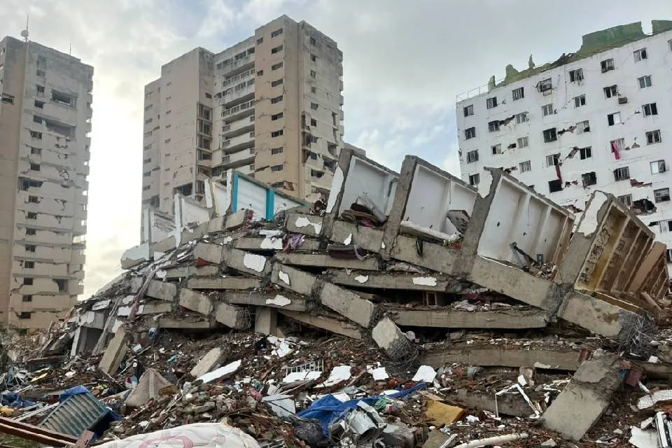 Demoliciones postsismo en La Guaira: retos técnicos y normativos
