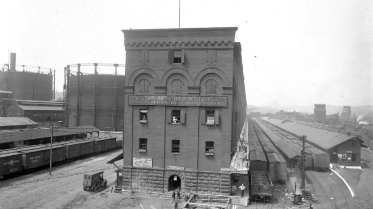 In 1904, this 1,227-foot Cincinnati warehouse was among the world’s longest; 210 feet are now gone